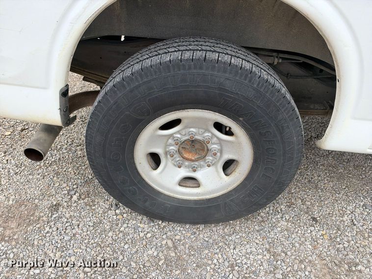 image for item EX1529 2011 Chevrolet Express 2500 van