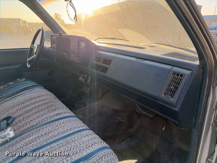 image for item EX2442 1989 Chevrolet C3500 pickup truck