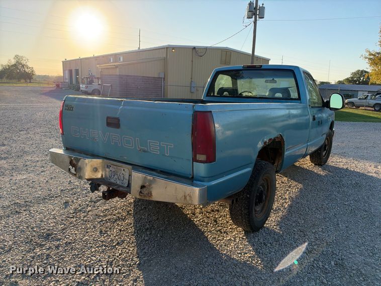 image for item EX2443 1994 Chevrolet C2500 pickup truck