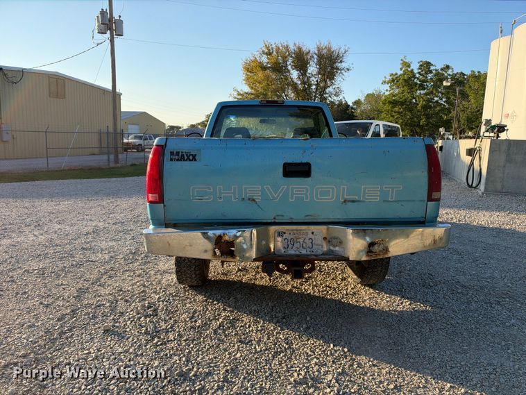image for item EX2443 1994 Chevrolet C2500 pickup truck