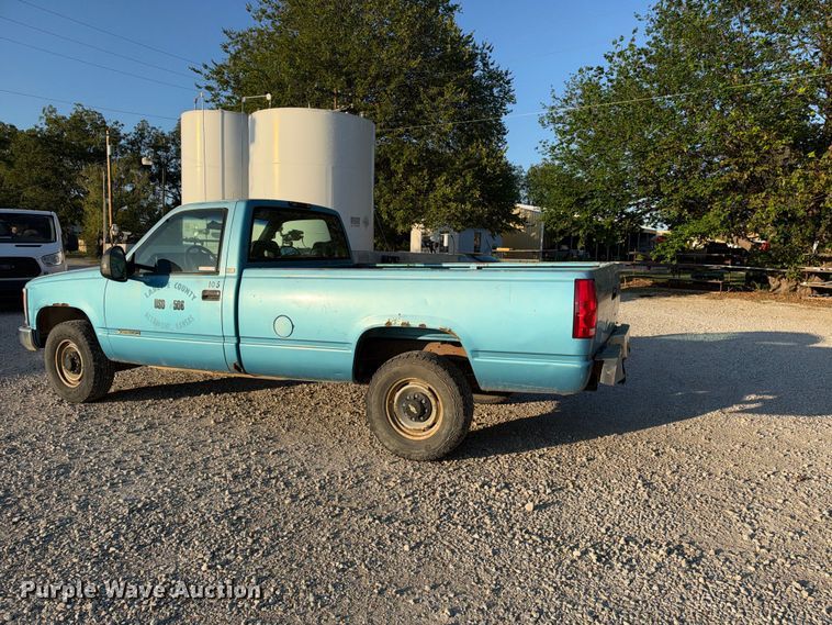 image for item EX2443 1994 Chevrolet C2500 pickup truck