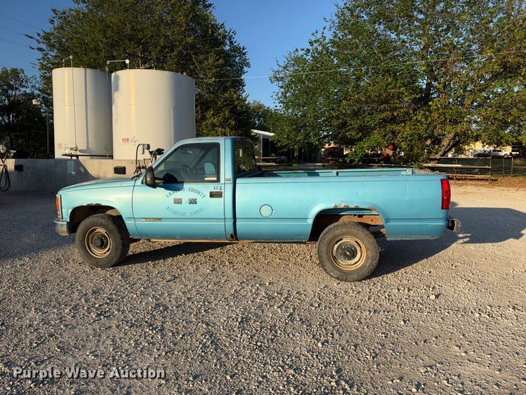 image for item EX2443 1994 Chevrolet C2500 pickup truck