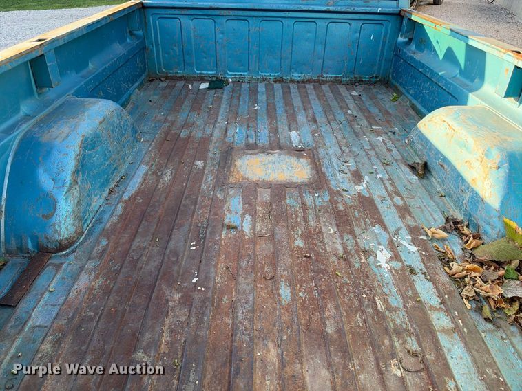 image for item EX2443 1994 Chevrolet C2500 pickup truck