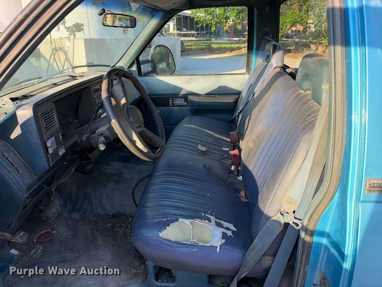 image for item EX2443 1994 Chevrolet C2500 pickup truck