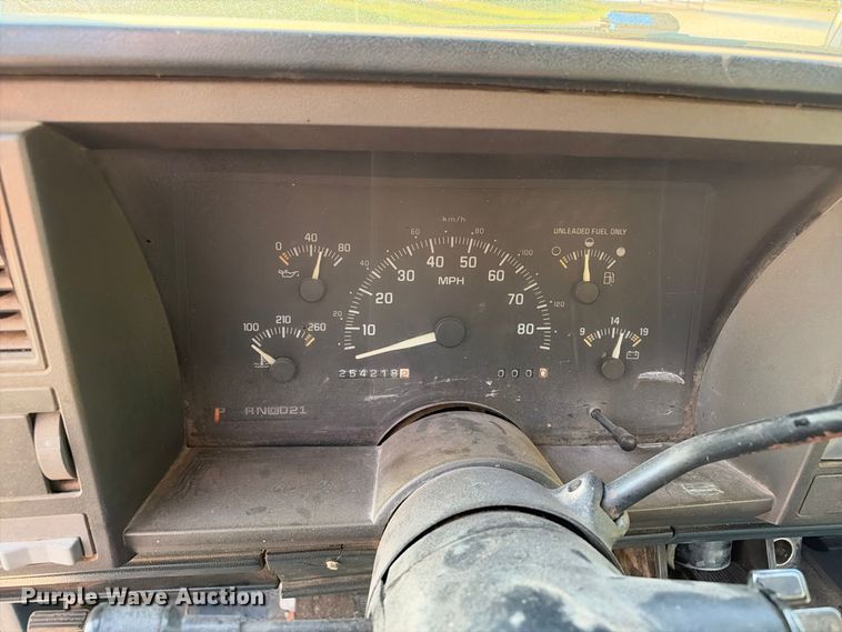 image for item EX2443 1994 Chevrolet C2500 pickup truck