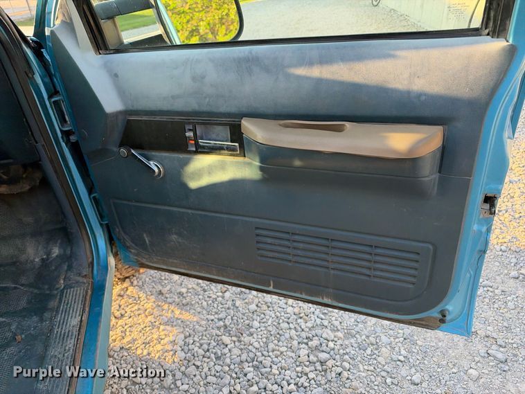 image for item EX2443 1994 Chevrolet C2500 pickup truck