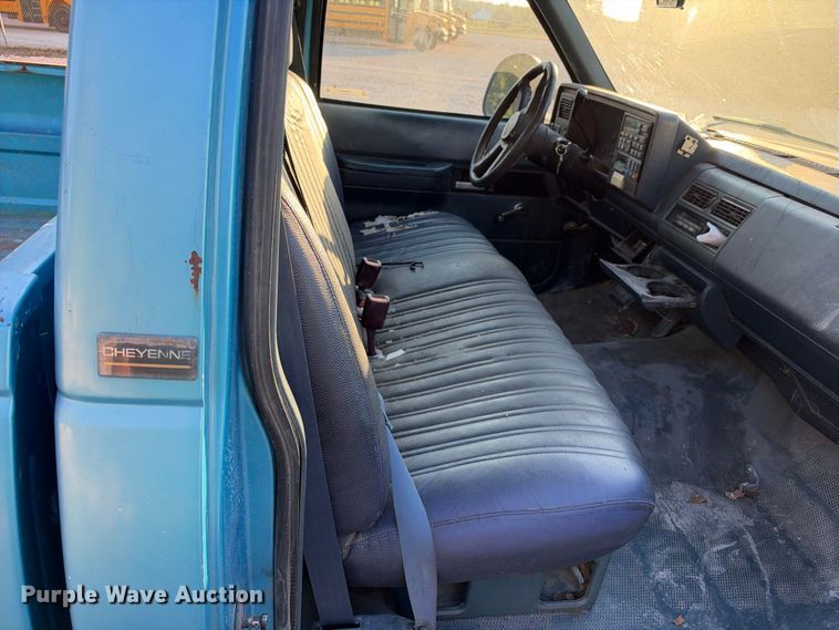 image for item EX2443 1994 Chevrolet C2500 pickup truck