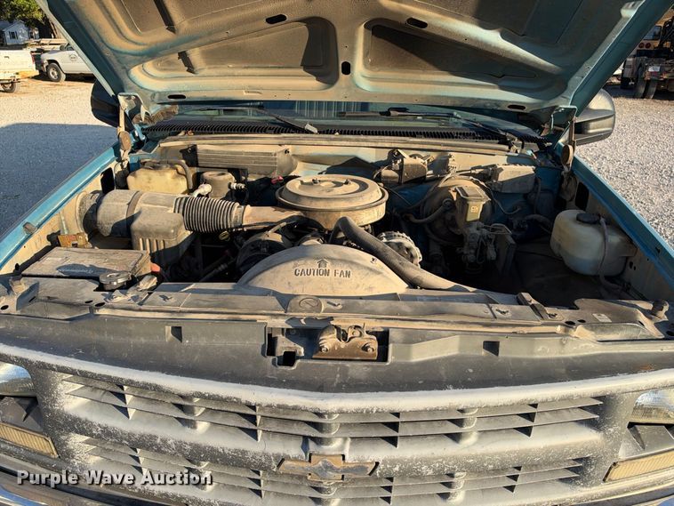 image for item EX2443 1994 Chevrolet C2500 pickup truck