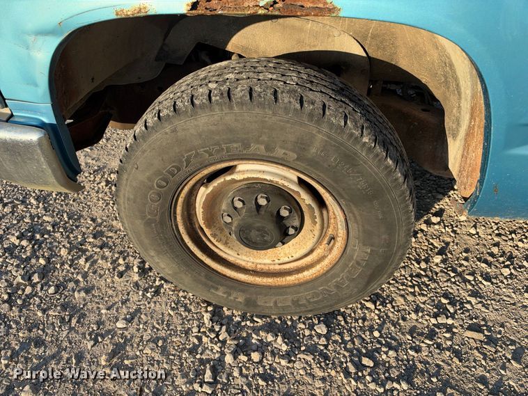 image for item EX2443 1994 Chevrolet C2500 pickup truck