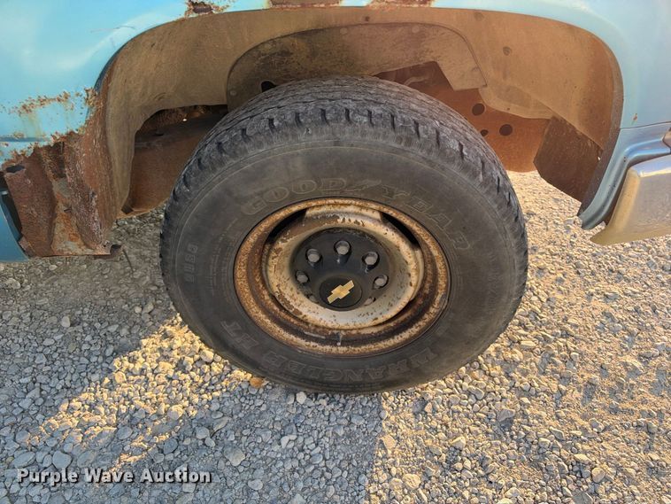 image for item EX2443 1994 Chevrolet C2500 pickup truck