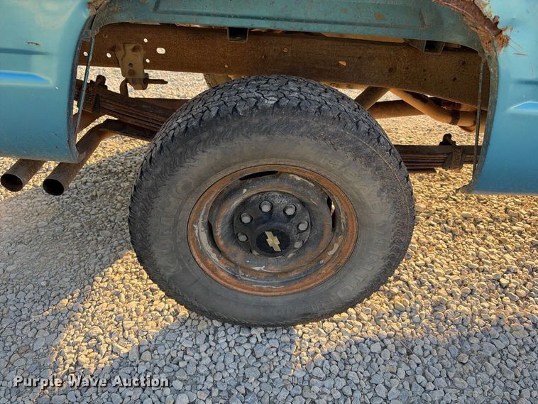 image for item EX2443 1994 Chevrolet C2500 pickup truck