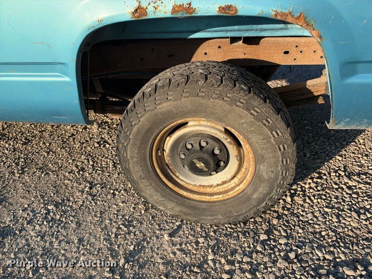 image for item EX2443 1994 Chevrolet C2500 pickup truck