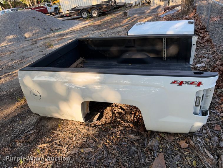 image for item EX2450 Chevrolet Silverado pickup truck bed