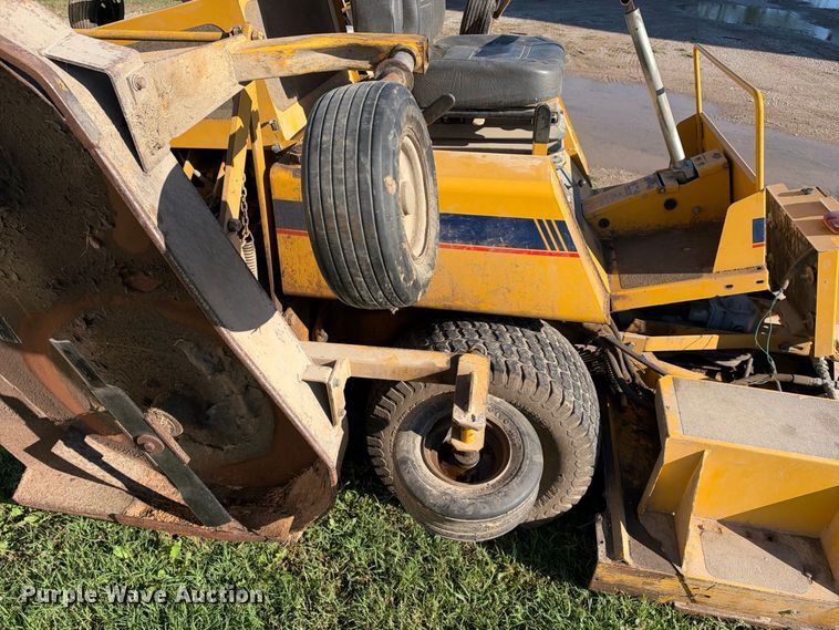 image for item EX2467 2000 Hustler 4600 lawn mower