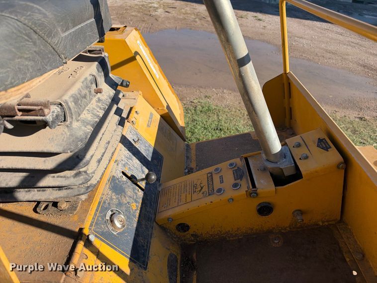 image for item EX2467 2000 Hustler 4600 lawn mower