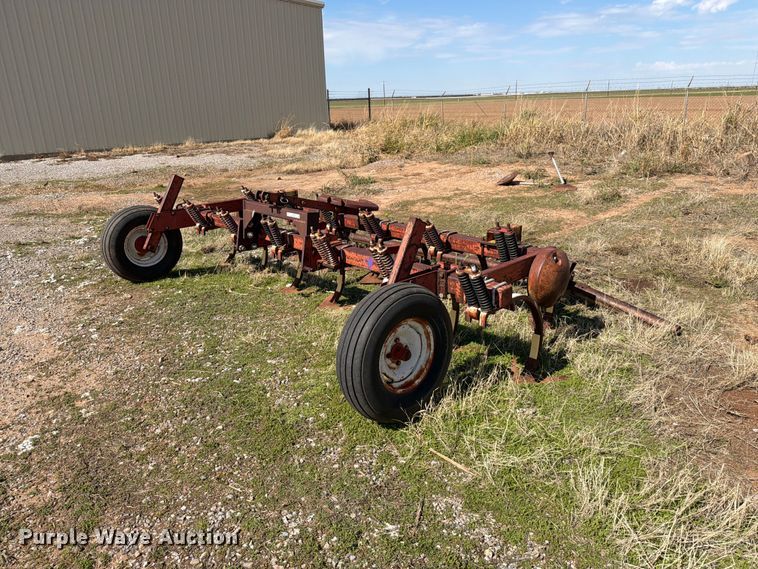 Field cultivator