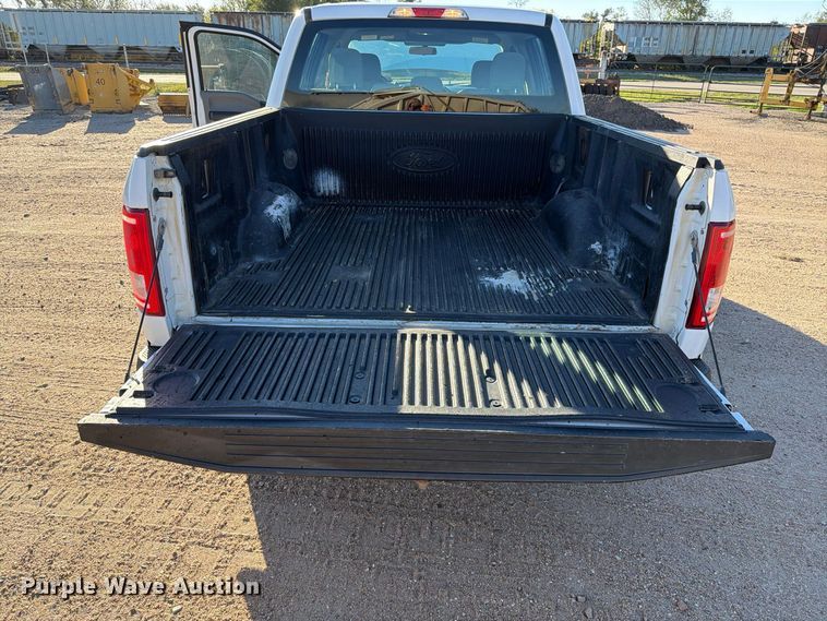 image for item FB8990 2016 Ford F150 Crew Cab pickup truck