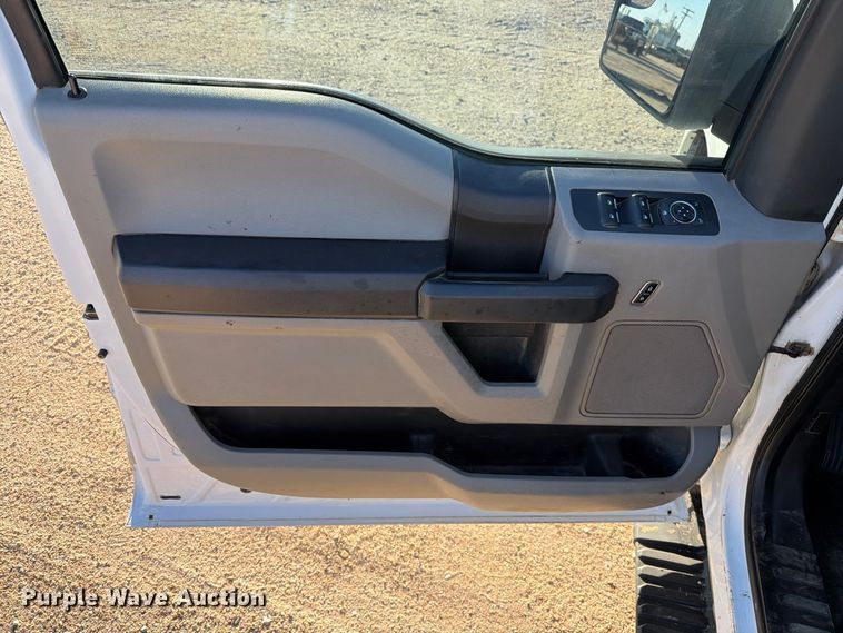 image for item FB8990 2016 Ford F150 Crew Cab pickup truck
