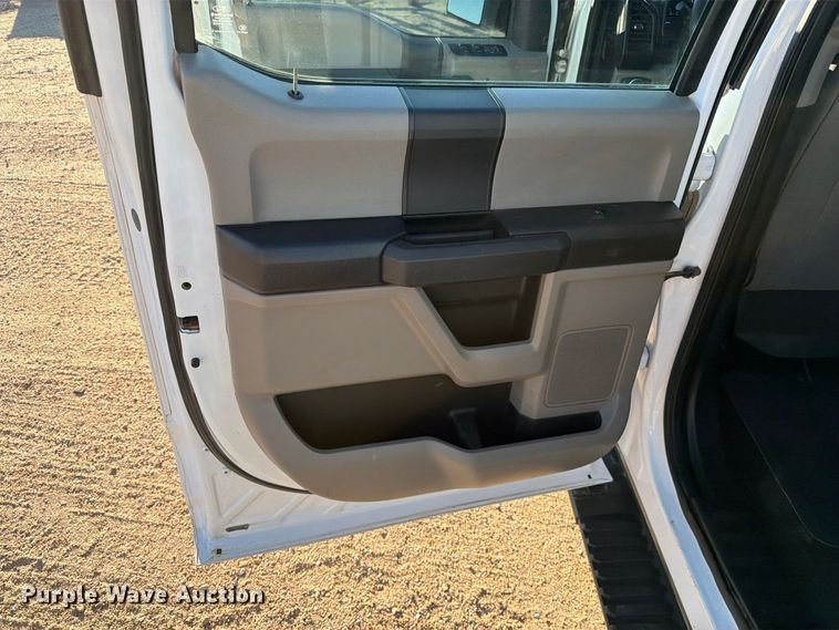 image for item FB8990 2016 Ford F150 Crew Cab pickup truck