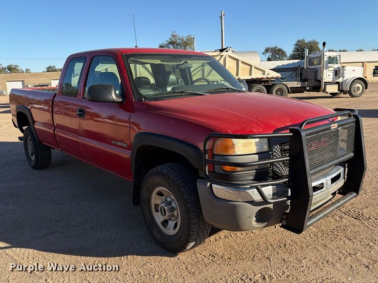 image for item FB8993 2005 GMC Sierra 3500 Ext. Cab pickup truck
