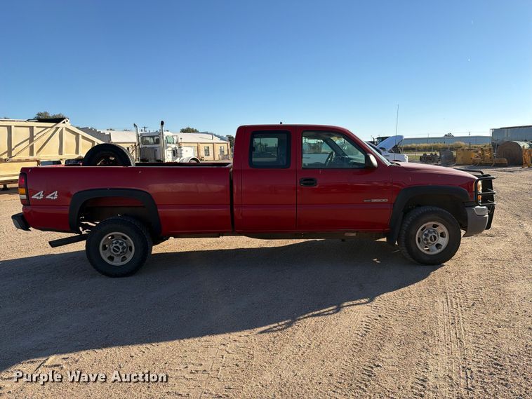 image for item FB8993 2005 GMC Sierra 3500 Ext. Cab pickup truck
