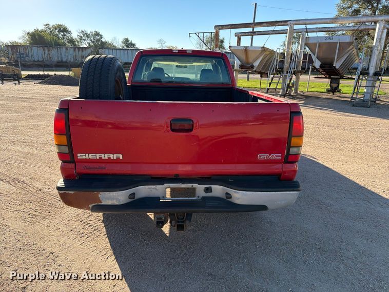 image for item FB8993 2005 GMC Sierra 3500 Ext. Cab pickup truck