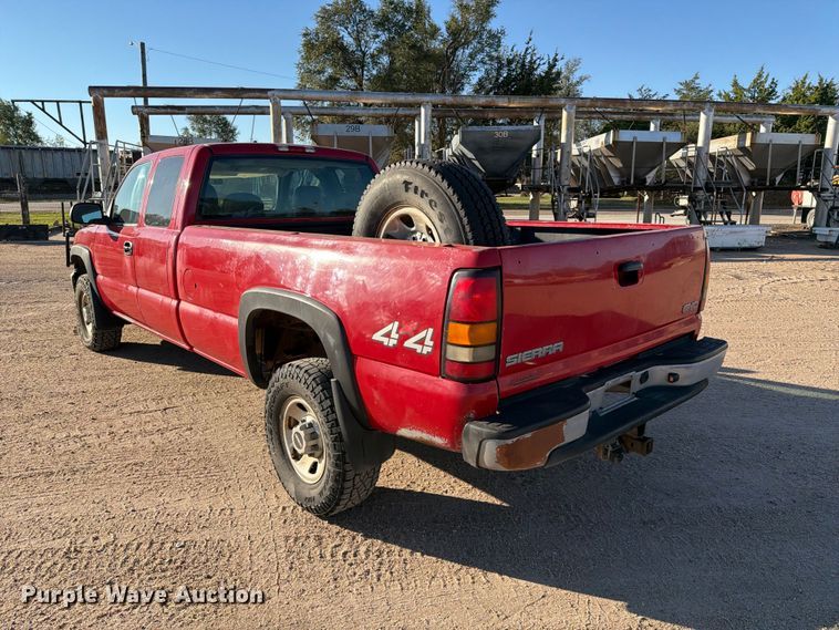 image for item FB8993 2005 GMC Sierra 3500 Ext. Cab pickup truck
