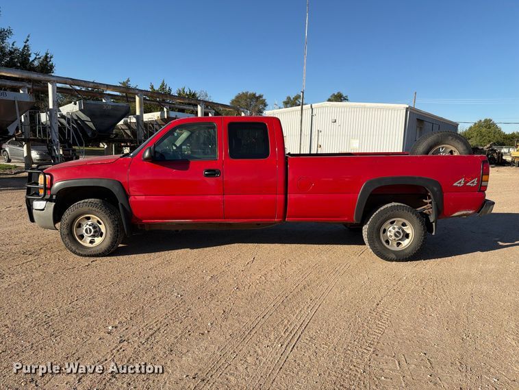 image for item FB8993 2005 GMC Sierra 3500 Ext. Cab pickup truck