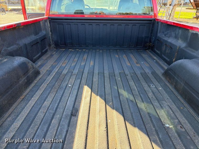 image for item FB8993 2005 GMC Sierra 3500 Ext. Cab pickup truck