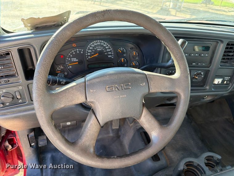 image for item FB8993 2005 GMC Sierra 3500 Ext. Cab pickup truck
