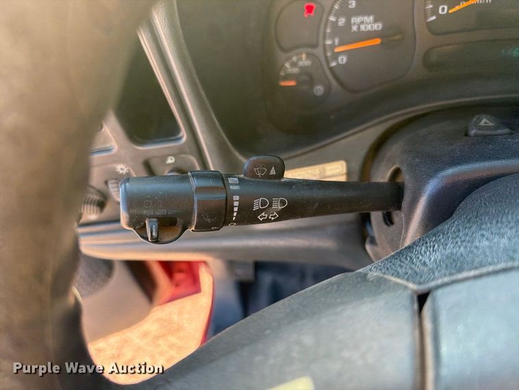 image for item FB8993 2005 GMC Sierra 3500 Ext. Cab pickup truck