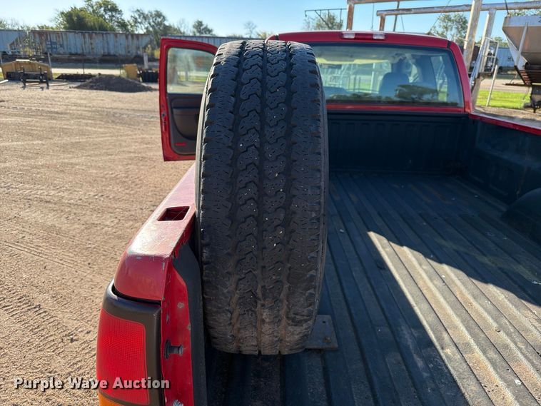 image for item FB8993 2005 GMC Sierra 3500 Ext. Cab pickup truck