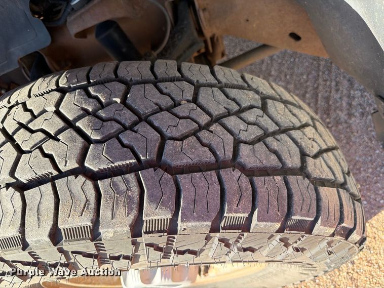 image for item FB8993 2005 GMC Sierra 3500 Ext. Cab pickup truck