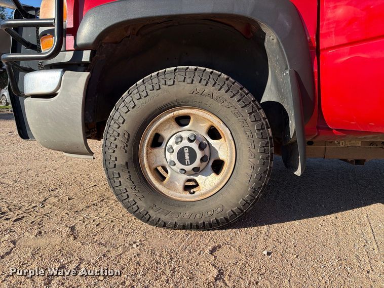 image for item FB8993 2005 GMC Sierra 3500 Ext. Cab pickup truck