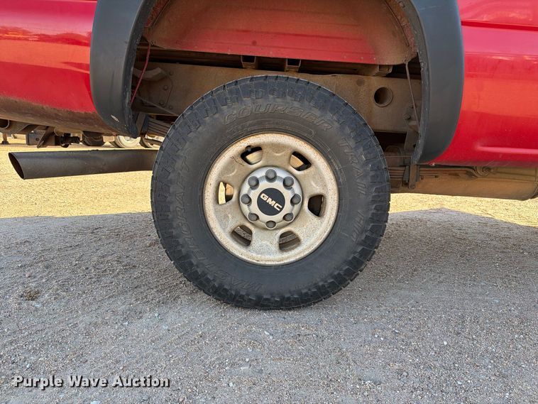 image for item FB8993 2005 GMC Sierra 3500 Ext. Cab pickup truck
