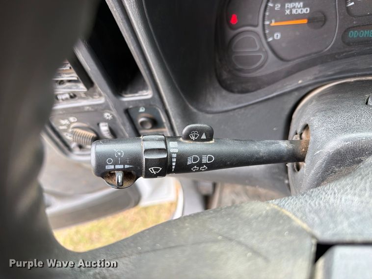 image for item FB8999 2006 Chevrolet Silverado 1500 Crew Cab pickup truck