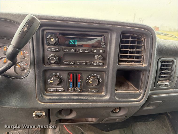 image for item FB8999 2006 Chevrolet Silverado 1500 Crew Cab pickup truck