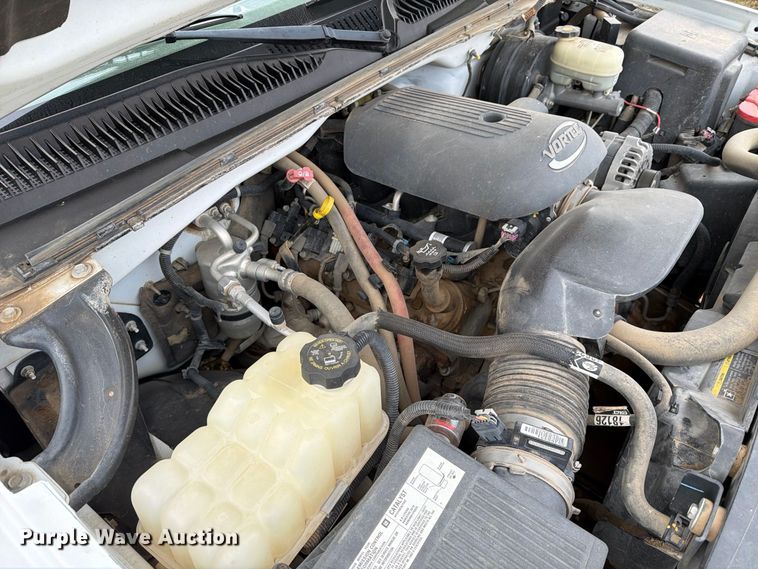 image for item FB8999 2006 Chevrolet Silverado 1500 Crew Cab pickup truck