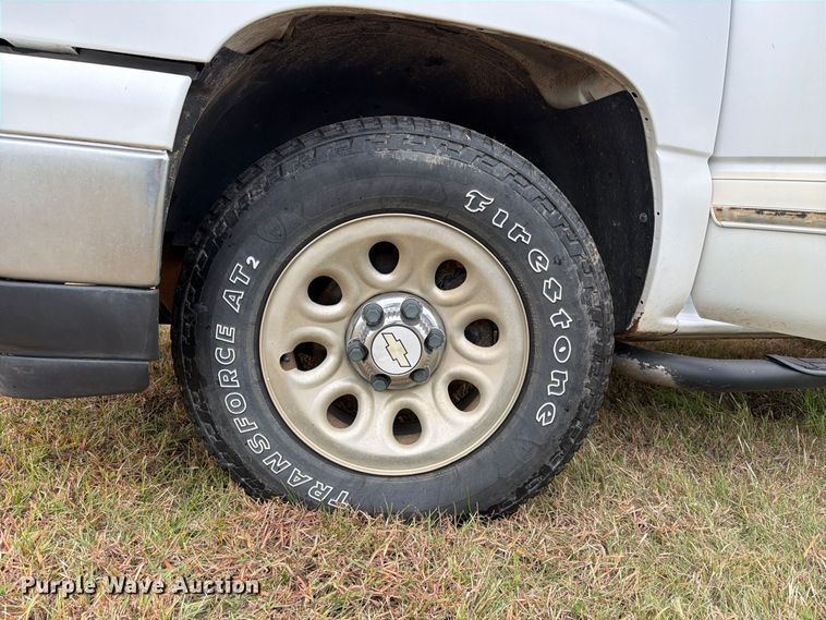 image for item FB8999 2006 Chevrolet Silverado 1500 Crew Cab pickup truck