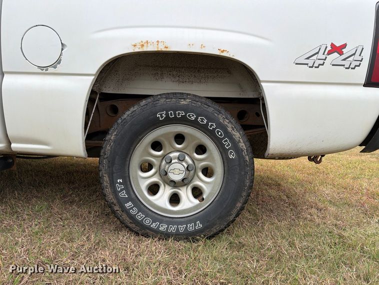 image for item FB8999 2006 Chevrolet Silverado 1500 Crew Cab pickup truck