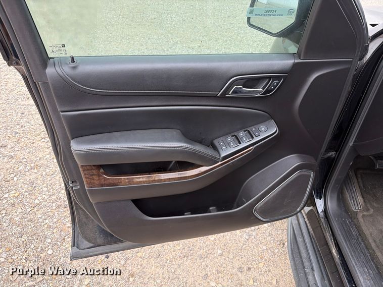 image for item FC0002 2016 Chevrolet Suburban SUV