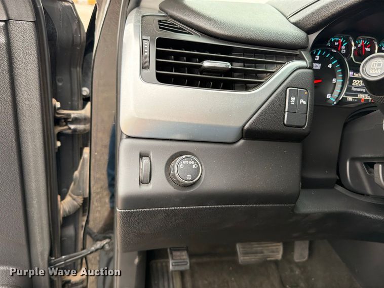 image for item FC0002 2016 Chevrolet Suburban SUV