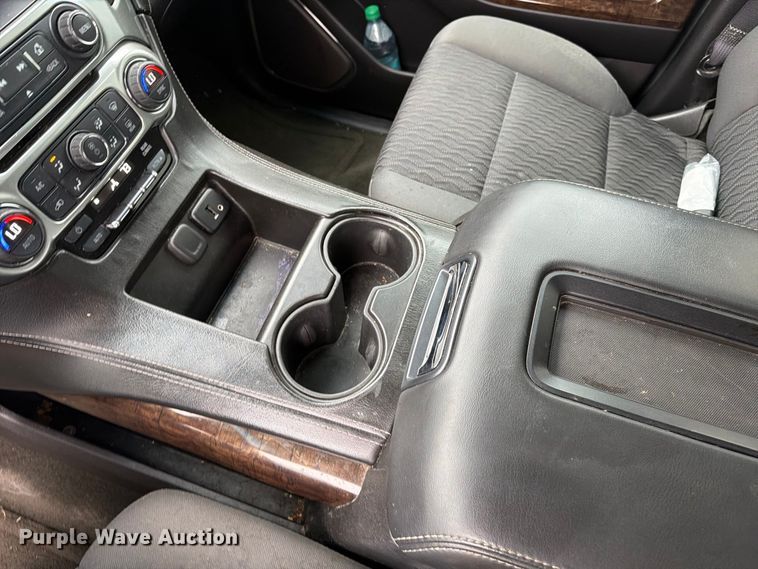 image for item FC0002 2016 Chevrolet Suburban SUV