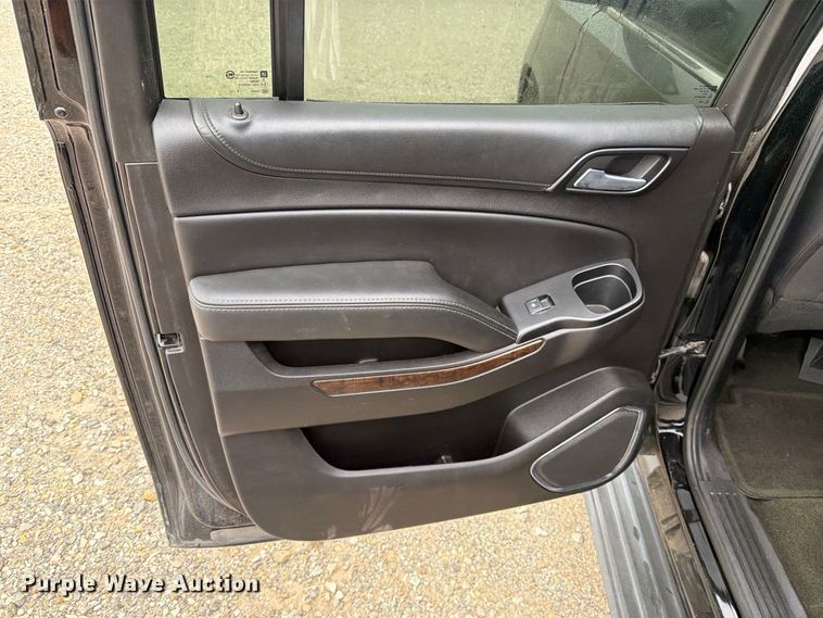 image for item FC0002 2016 Chevrolet Suburban SUV