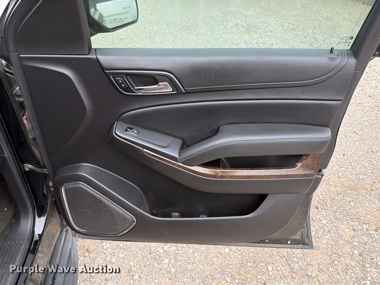 image for item FC0002 2016 Chevrolet Suburban SUV