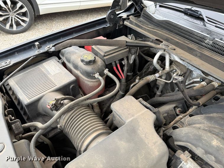 image for item FC0002 2016 Chevrolet Suburban SUV