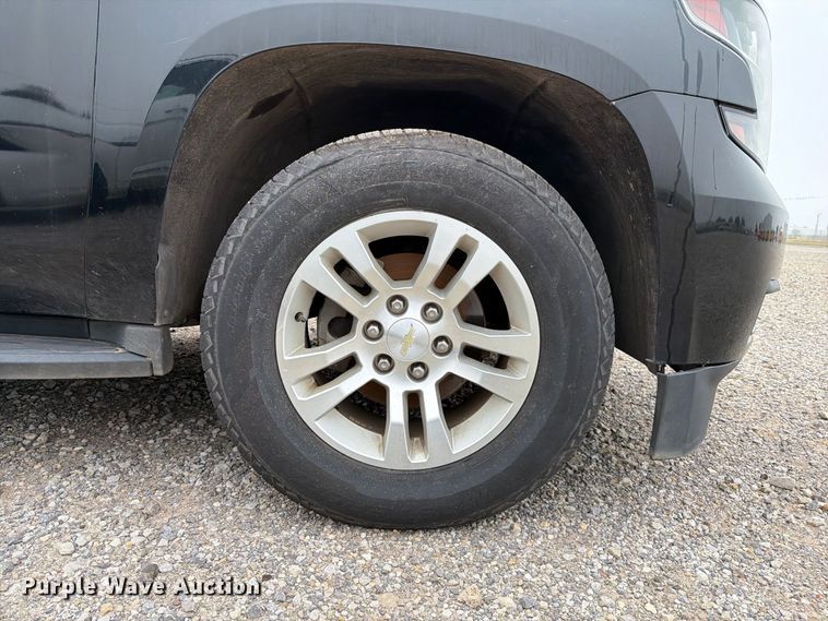 image for item FC0002 2016 Chevrolet Suburban SUV