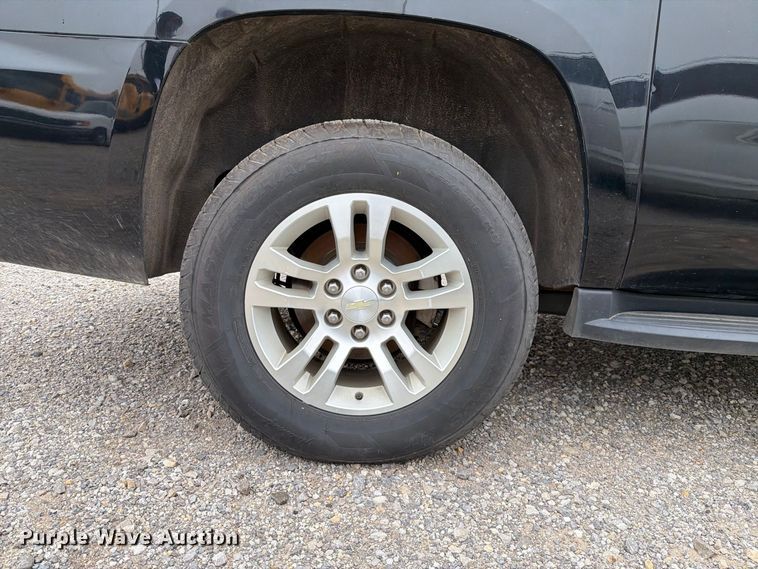 image for item FC0002 2016 Chevrolet Suburban SUV