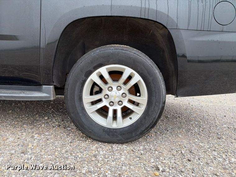 image for item FC0002 2016 Chevrolet Suburban SUV