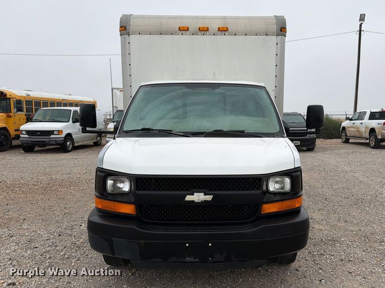 image for item FC0003 2005 Chevrolet G3500 box truck